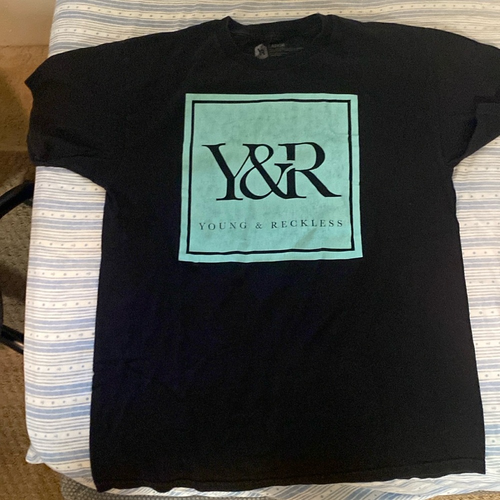 Men’s Large Young & Reckless T-shirt